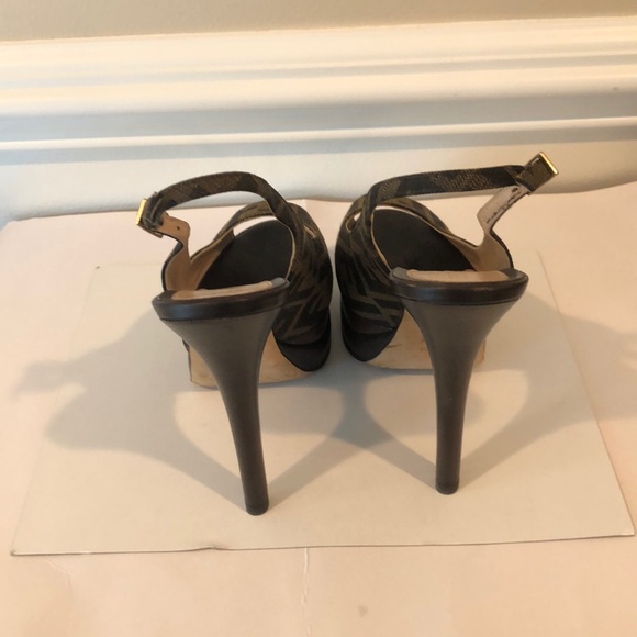 Fendi open toe platform heels - Picture 3 of 13